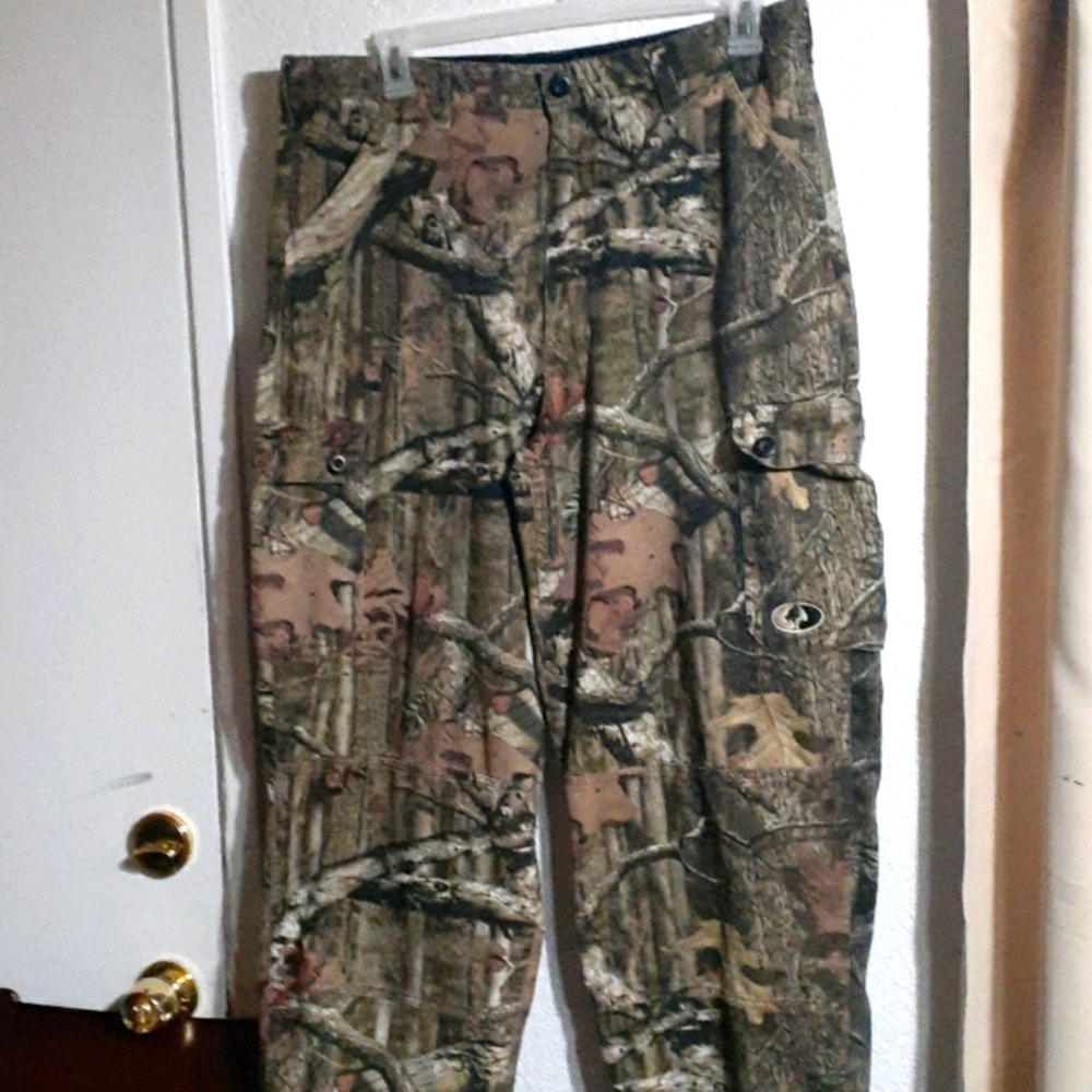 Mossy Oak pants size large. Good condition.